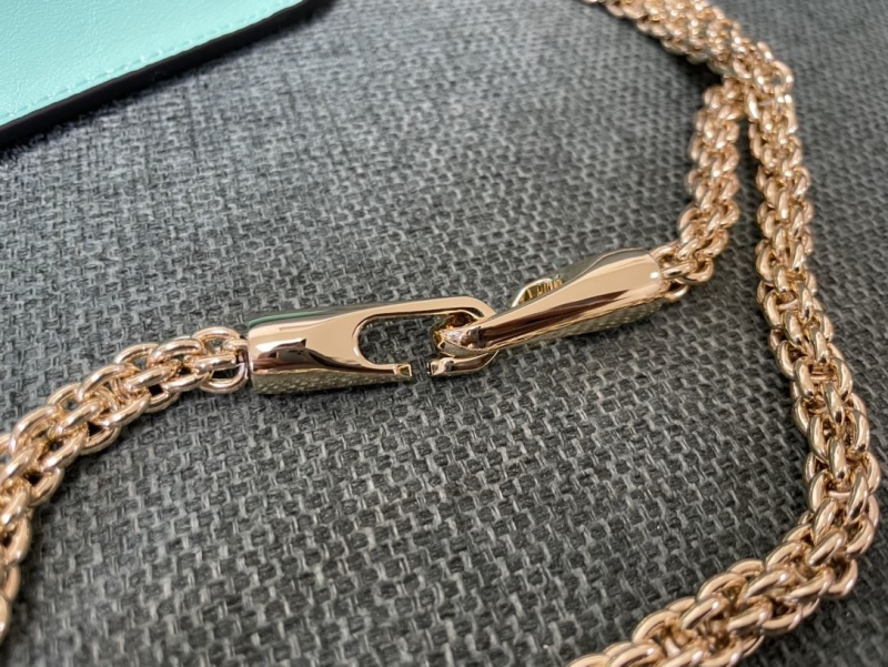 Va1e*ntin0 satchel bag